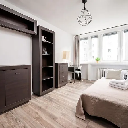 Srodmiescie Pulse By Bookinghost *